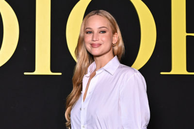 jennifer-lawrence-attending-christian-dior-spring-show.png